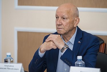 Молодые парламентарии делают первые шаги в законотворчестве